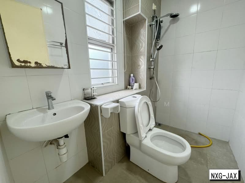 Cluster House for Sale in Setia Impian (Setia Alam) - Cassey Lim - Bathroom - PropertyGuru.com.my
