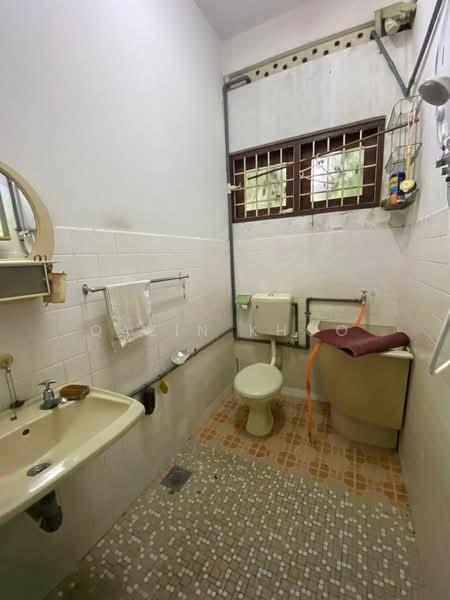 Rumah Teres 2 Tingkat untuk Dijual di Gunung Rapat (Ipoh) - Qazin Khoo - Bathroom - PropertyGuru.com.my