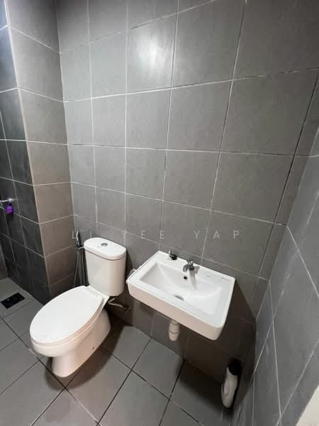 Kondominium untuk Disewa di Vierra Residence - Li Yee Yap - Bathroom - PropertyGuru.com.my