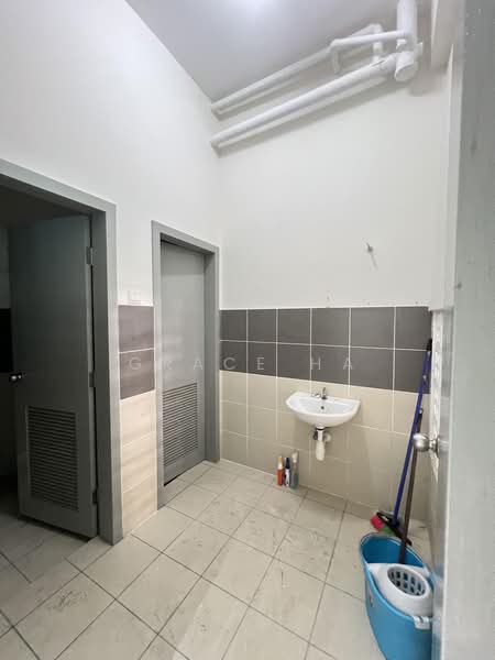 Kedai / Pejabat untuk Disewa di Hulu Langat (Selangor) - Grace Ha - Bathroom - PropertyGuru.com.my