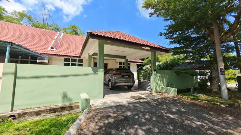 Semi-Detached House for Sale in Taman Peserai (Batu Pahat) - Hoki Teo - PropertyGuru.com.my