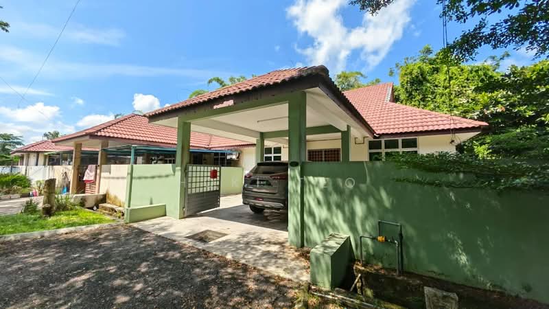 Semi-Detached House for Sale in Taman Peserai (Batu Pahat) - Hoki Teo - PropertyGuru.com.my