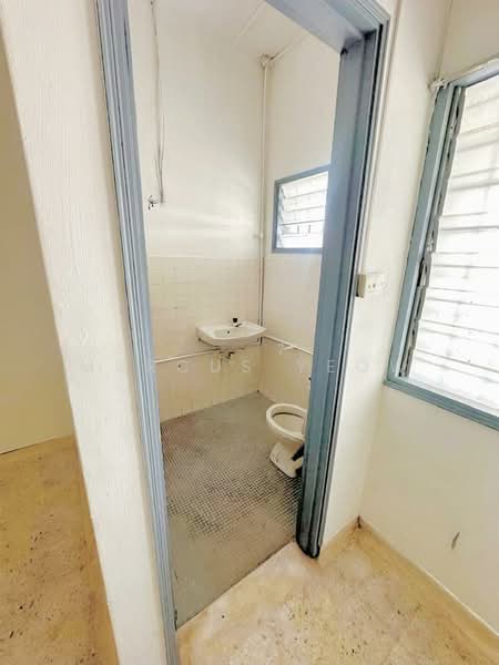 1-storey Terraced House for Sale in Taman Permai (Seremban) - Marcus Yeow - Bathroom - PropertyGuru.com.my