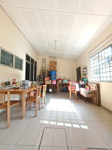 1-storey Terraced House for Sale in Taman Dawn (Seremban) - Marcus Yeow - Dining Room - PropertyGuru.com.my
