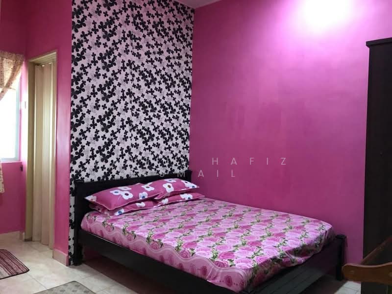 Rumah Teres 1 Tingkat untuk Dijual di Taman Semenyih Impian (Semenyih) - Saiful Hafiz Ismail - Bedroom - PropertyGuru.com.my