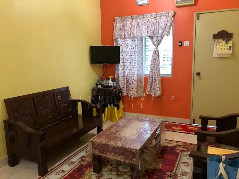 Rumah Teres 1 Tingkat untuk Dijual di Taman Semenyih Impian (Semenyih) - Saiful Hafiz Ismail - Living Room - PropertyGuru.com.my