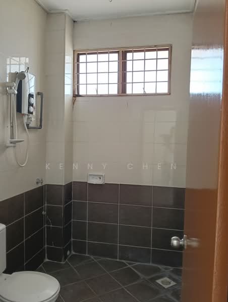 Rumah Teres 2 Tingkat untuk Disewa di Taman Bukit Cheras (Cheras) - Kenny Chen - Bathroom - PropertyGuru.com.my