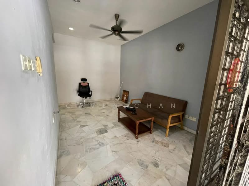 Rumah Teres 1.5 Tingkat untuk Disewa di Permas Jaya (Johor) - Caven Chan - Living Room - PropertyGuru.com.my
