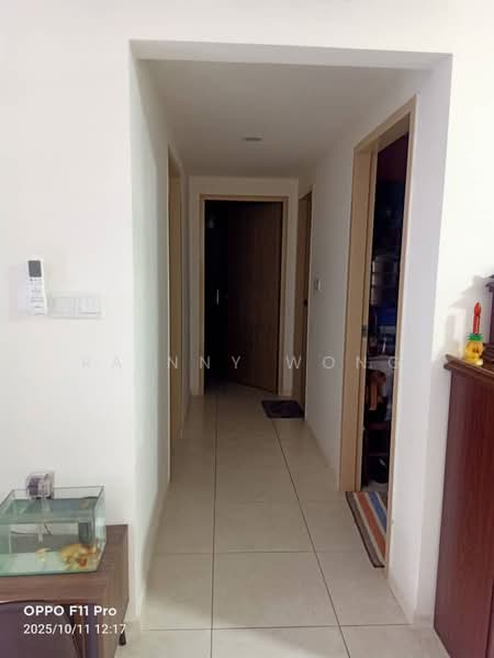 Kondominium untuk Dijual di Granito - Rainny Wong - Corridor - PropertyGuru.com.my