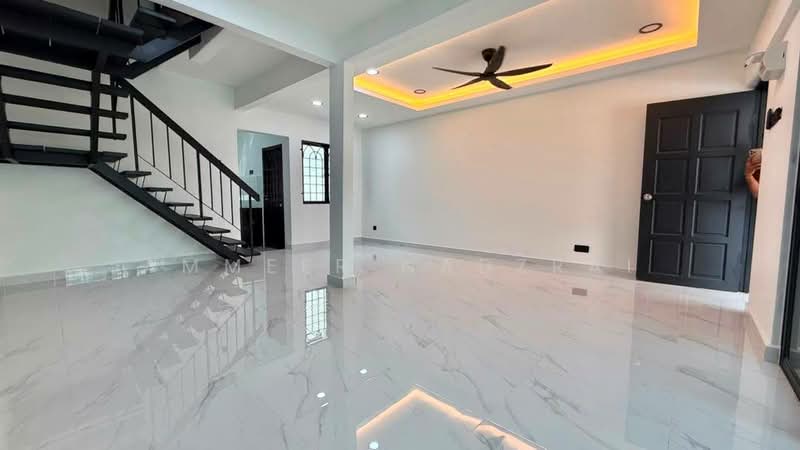 Rumah Teres 2 Tingkat untuk Dijual di Seksyen 2, Taman Kinrara (Puchong) - Ammeer Nadzrai - Living Room - PropertyGuru.com.my