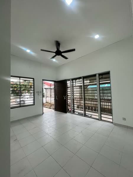 Cluster House for Sale in Taman Kota Masai (Pasir Gudang) - Jocelyn Law - Living Room - PropertyGuru.com.my