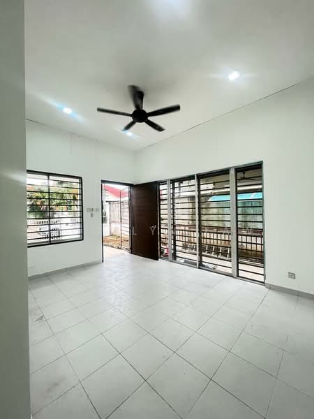 Cluster House for Sale in Taman Kota Masai (Pasir Gudang) - Jocelyn Law - Living Room - PropertyGuru.com.my
