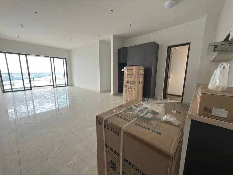 Kondominium untuk Dijual di Royal Strand @ Country Garden Danga Bay - Sally Zi Wei - Living Room - PropertyGuru.com.my