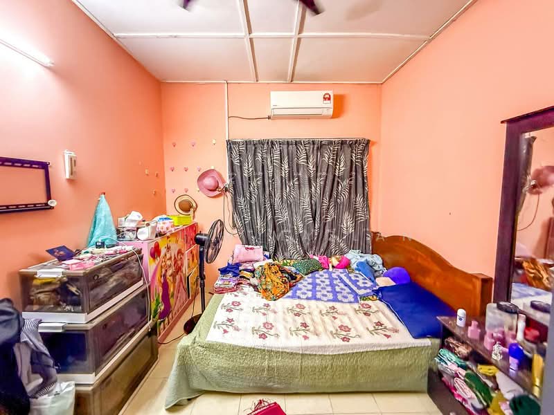 1-storey Terraced House for Sale in Seksyen 17 (Shah Alam) - Halim Mazlan - Bedroom - PropertyGuru.com.my