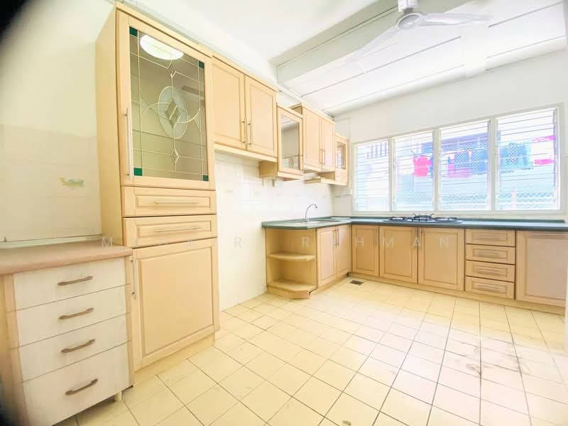 2-storey Terraced House for Sale in Petaling Jaya (Selangor) - Muhairi Rahman - Kitchen - PropertyGuru.com.my