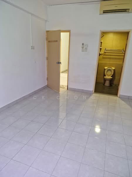 Kondominium untuk Dijual di Desa Gembira - CK Chong - Bathroom - PropertyGuru.com.my