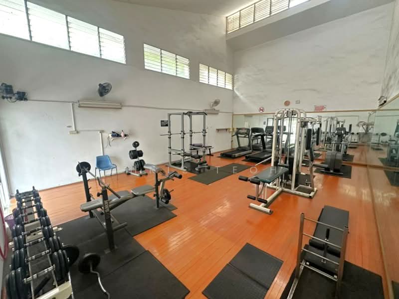 Kondominium untuk Dijual di Leisure Bay Condominium - Chris Teoh - Gym - PropertyGuru.com.my