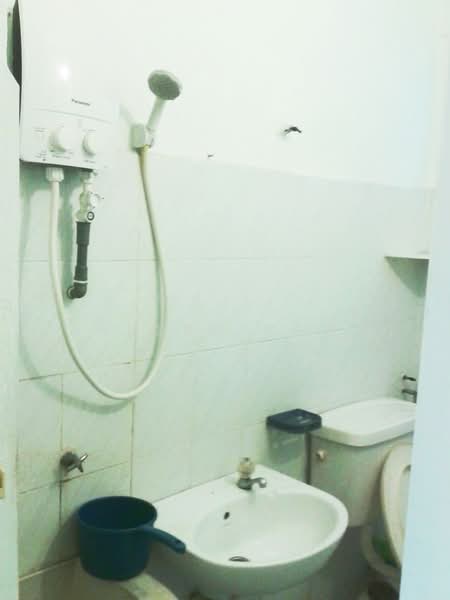 Apartment for Rent at Taman Pekaka Apartment - Andrew Chow - Bathroom - PropertyGuru.com.my