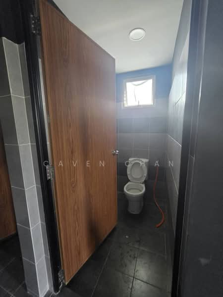 Shop / Office for Rent in Taman Molek (Johor Bahru) - Caven Chan - Bathroom - PropertyGuru.com.my