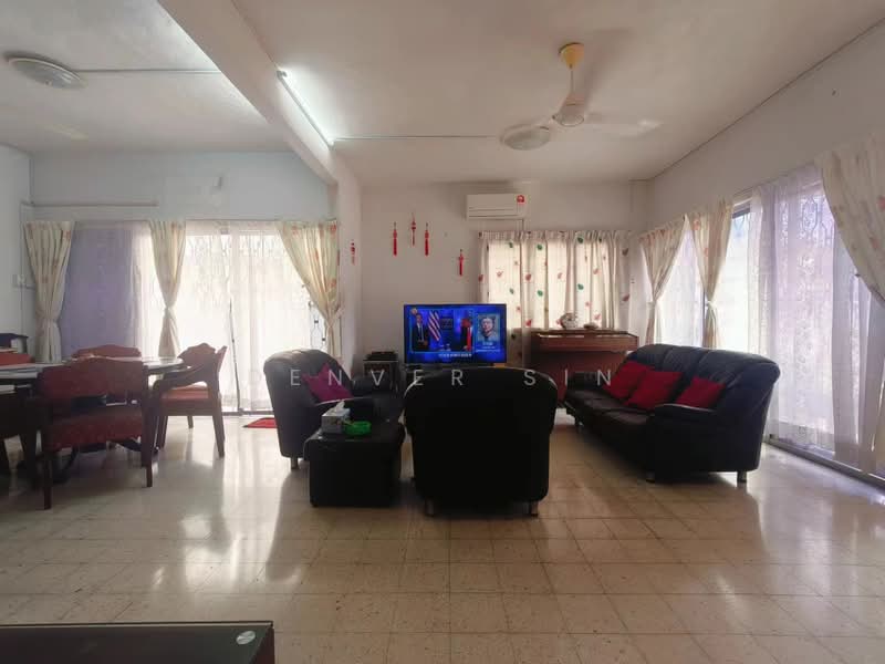 Semi-Detached House for Sale in Taman Putra (Ampang) - Denver Sin - Living Room - PropertyGuru.com.my