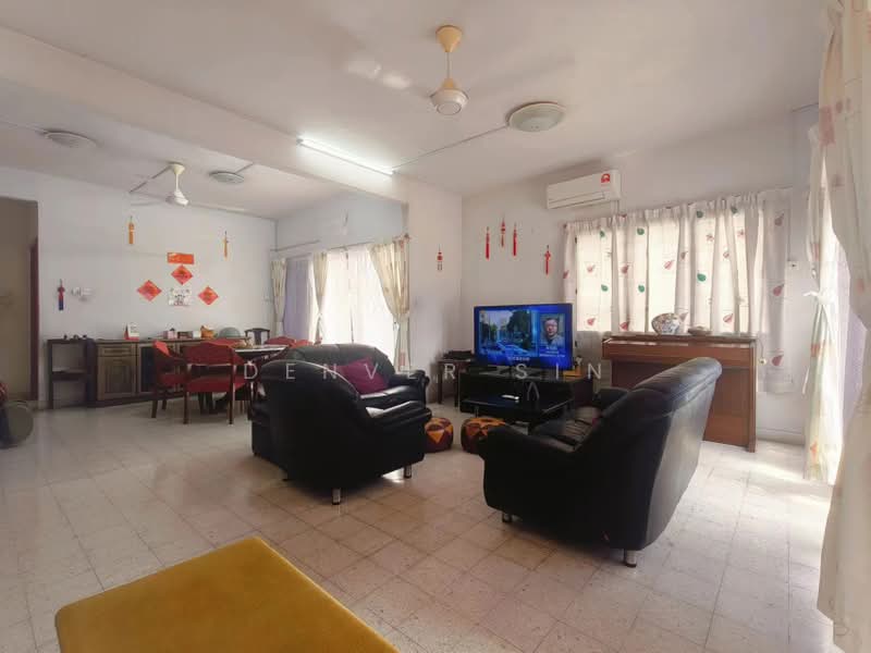Semi-Detached House for Sale in Taman Putra (Ampang) - Denver Sin - Living Room - PropertyGuru.com.my