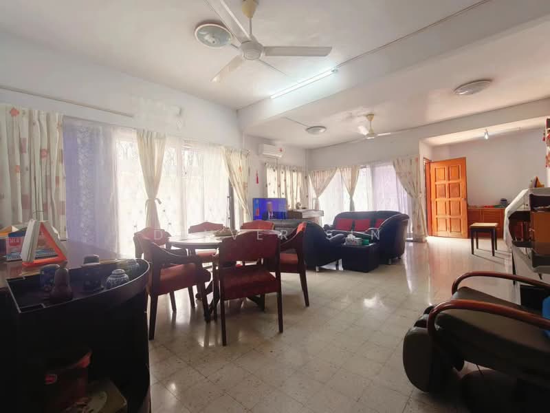 Semi-Detached House for Sale in Taman Putra (Ampang) - Denver Sin - Living Room - PropertyGuru.com.my