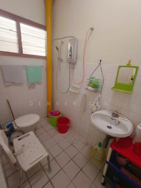Semi-Detached House for Sale in Taman Putra (Ampang) - Denver Sin - Bathroom - PropertyGuru.com.my