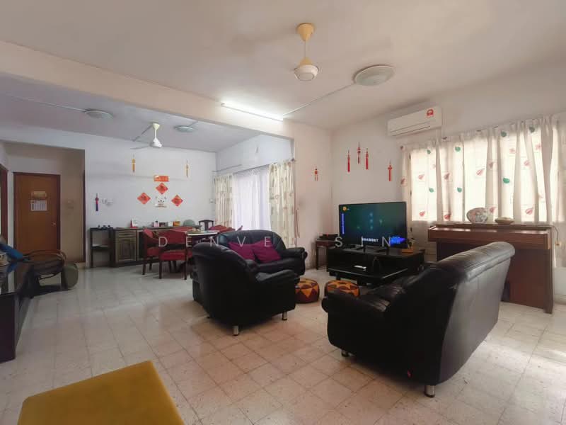 Semi-Detached House for Sale in Taman Putra (Ampang) - Denver Sin - Living Room - PropertyGuru.com.my