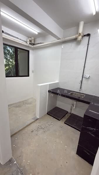 Rumah Flat untuk Disewa di Taman Flora Heights - Jordan Wong - Kitchen - PropertyGuru.com.my