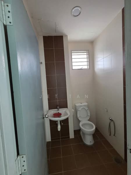 Semi-Detached House for Sale in Taman Anggerik Villa (Kajang) - Jet Tan - Bathroom - PropertyGuru.com.my