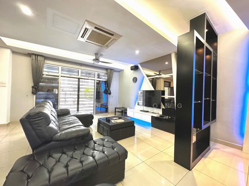 2-storey Terraced House for Rent in Taman Molek (Johor Bahru) - Jordan Wong - Living Room - PropertyGuru.com.my