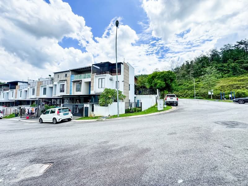 Rumah Teres 3 Tingkat untuk Dijual di Batang Kali (Selangor) - Norazrein Abdul Raman - Exterior - PropertyGuru.com.my