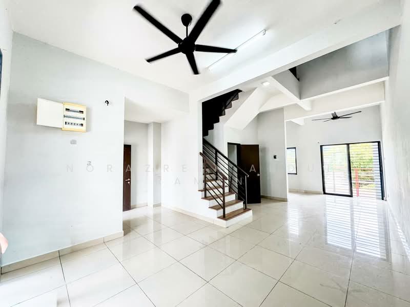 Rumah Teres 3 Tingkat untuk Dijual di Batang Kali (Selangor) - Norazrein Abdul Raman - Living Room - PropertyGuru.com.my