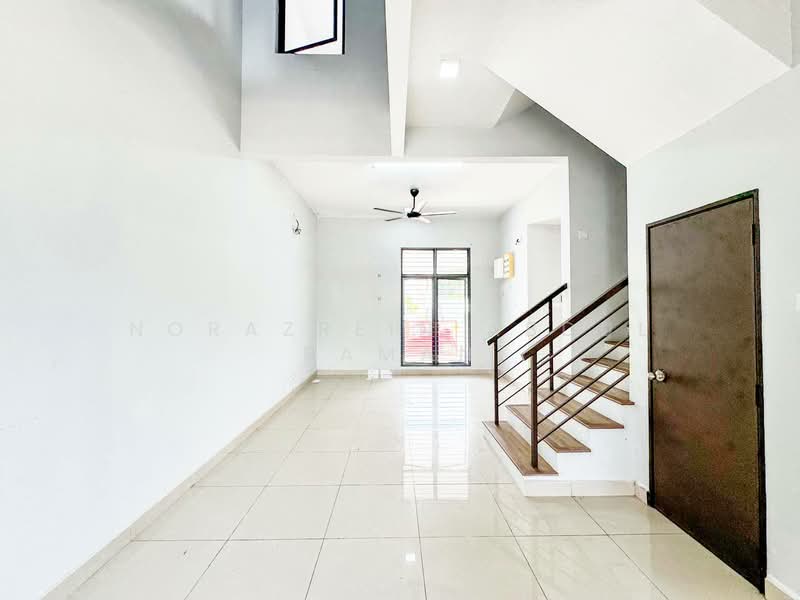 Rumah Teres 3 Tingkat untuk Dijual di Batang Kali (Selangor) - Norazrein Abdul Raman - Living Room - PropertyGuru.com.my