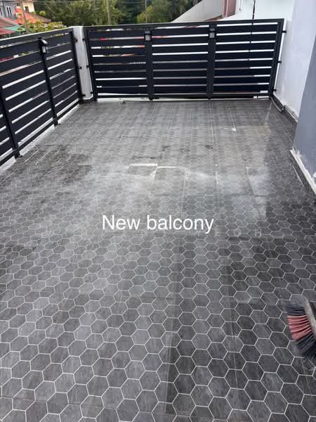 Rumah Teres 2 Tingkat untuk Dijual di Puchong (Selangor) - Vincent Yeoh - Balcony - PropertyGuru.com.my