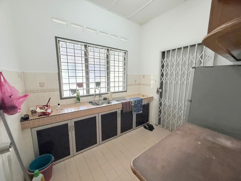 Rumah Teres 1 Tingkat untuk Disewa di Taman Suria (Johor Bahru) - Caven Chan - Kitchen - PropertyGuru.com.my