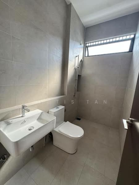 Cluster House for Sale in Austin Crest (Johor Bahru) - Noctis Tan - Bathroom - PropertyGuru.com.my