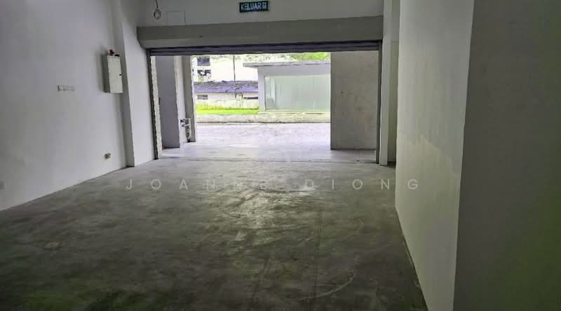 Shop / Office for Rent in Kampung Sungai Kayu Ara (Petaling Jaya) - Joanne Diong - Entrance - PropertyGuru.com.my