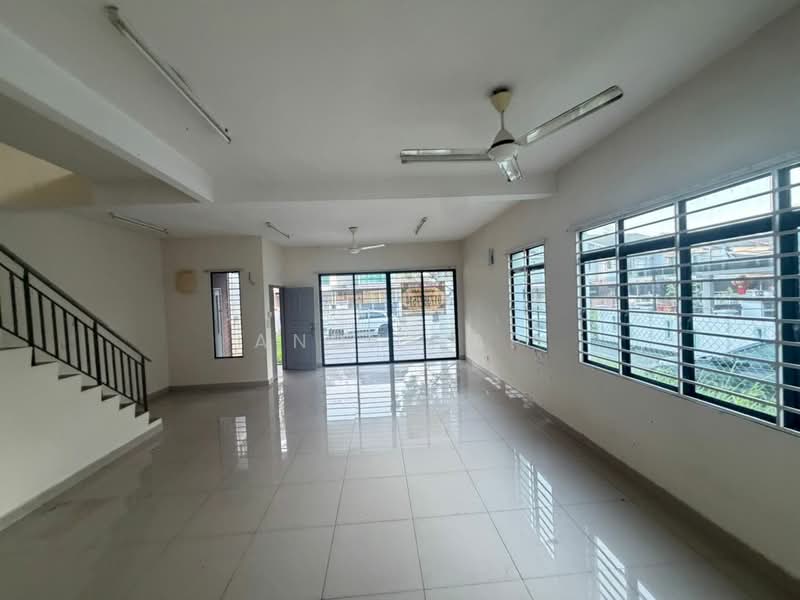 2-storey Terraced House for Sale in Saujana Rawang (Rawang) - Andy Yap - Living Room - PropertyGuru.com.my