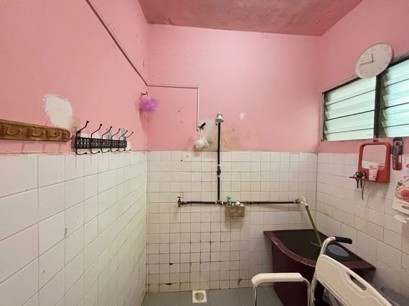 1-storey Terraced House for Sale in Taman Ehsan (Kepong) - Alison Chiu - Bathroom - PropertyGuru.com.my