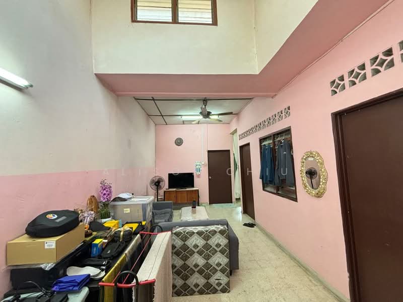 1-storey Terraced House for Sale in Taman Ehsan (Kepong) - Alison Chiu - Living Room - PropertyGuru.com.my