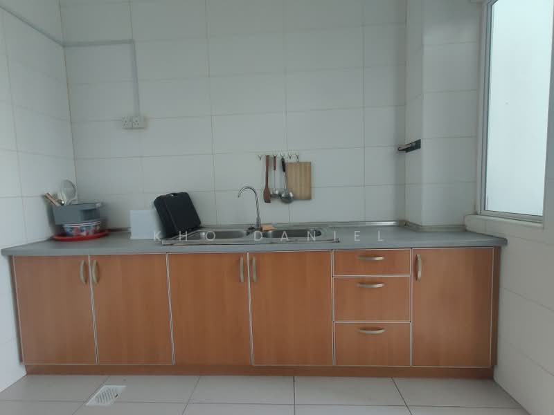 Cluster House for Sale in Bandar Bestari (Klang) - Kho Daniel - Kitchen - PropertyGuru.com.my