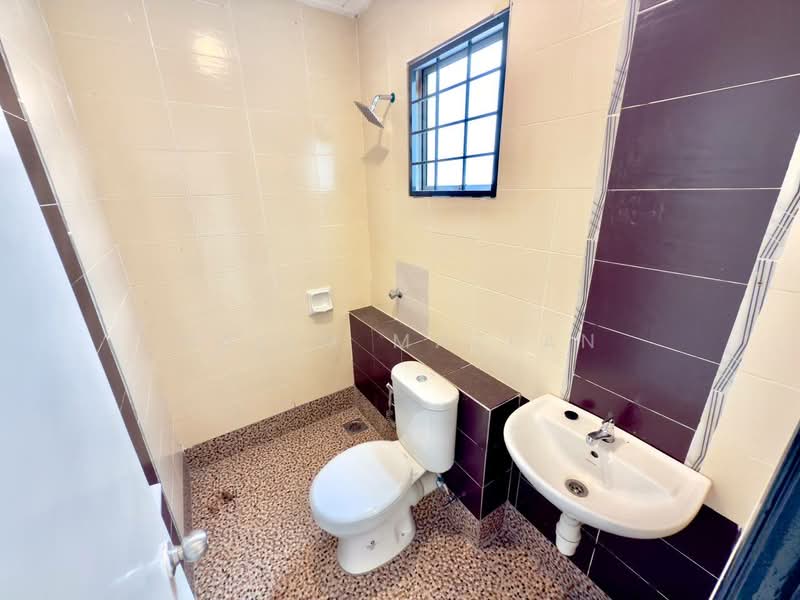Rumah Teres 2 Tingkat untuk Dijual di Desa Coalfields (Ijok) - Halim Mazlan - Bathroom - PropertyGuru.com.my