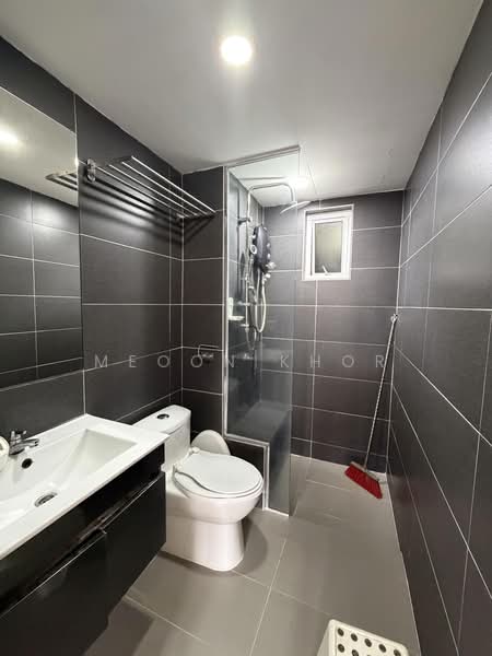 Apartment for Rent at Bayu Puteri - Meoon Khor - Bathroom - PropertyGuru.com.my