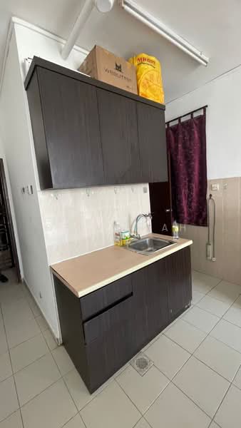 Apartment for Rent at Lake View Suites - Steve Tah - Kitchen - PropertyGuru.com.my