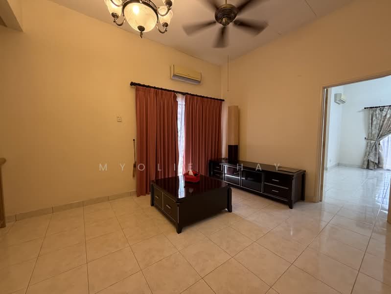 Rumah Berkembar untuk Dijual di Seremban (Negeri Sembilan) - Myolie Thay - Living Room - PropertyGuru.com.my