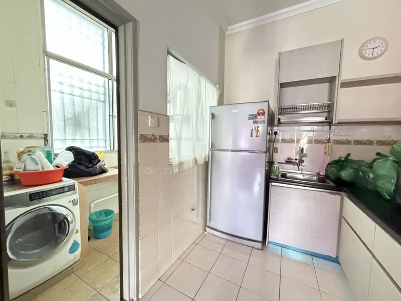 Apartment for Rent at Bayu Puteri - Meoon Khor - Kitchen - PropertyGuru.com.my