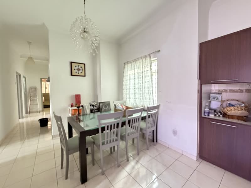 Apartment for Rent at Bayu Puteri - Meoon Khor - Dining Room - PropertyGuru.com.my