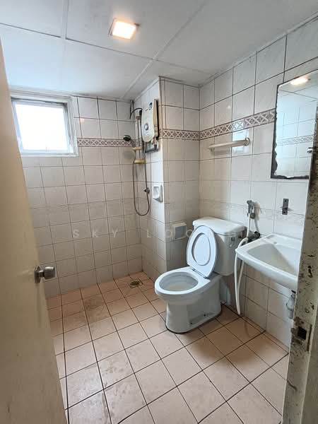 Condominium for Rent at Pantai Hillpark 2 - Sky Loong - Bathroom - PropertyGuru.com.my