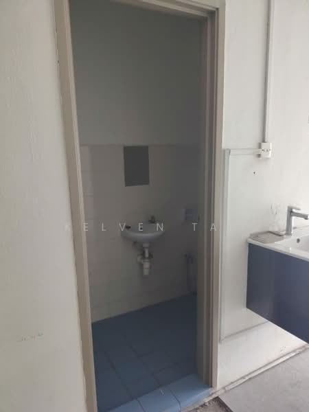 Shop / Office for Rent in Kepong (Kuala Lumpur) - Kelven Tan - Bathroom - PropertyGuru.com.my